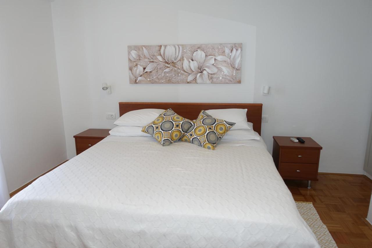 Room Novakovic Biograd Na Moru Esterno foto
