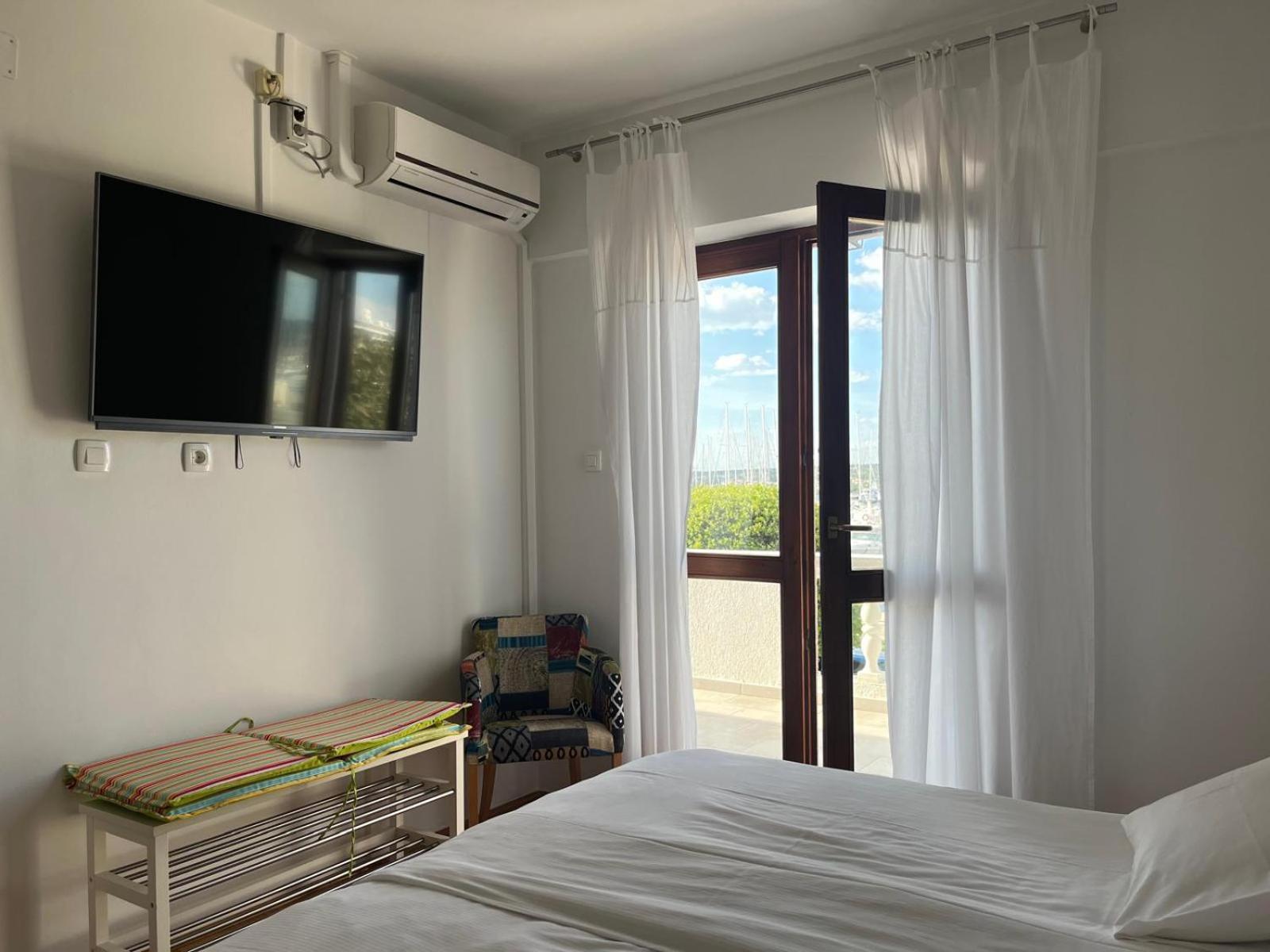 Room Novakovic Biograd Na Moru Esterno foto