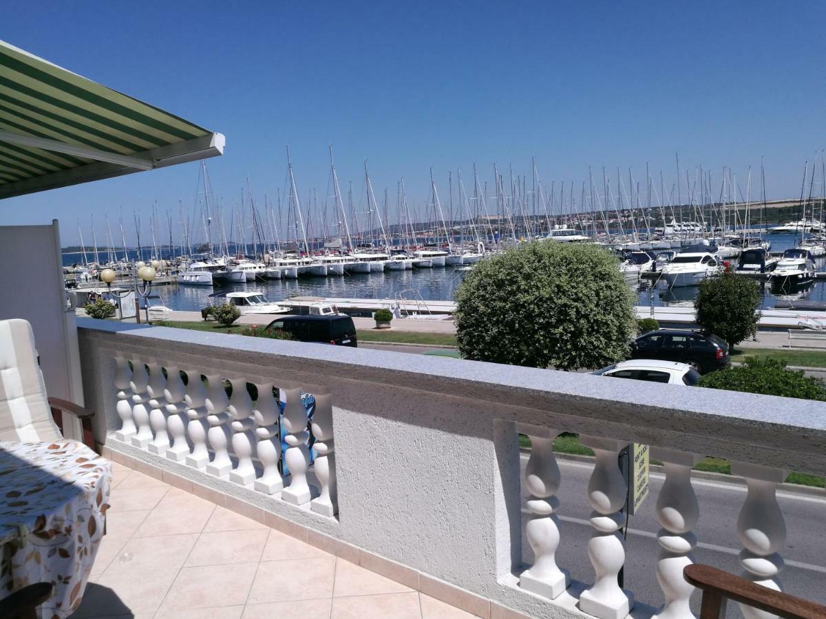 Room Novakovic Biograd Na Moru Esterno foto